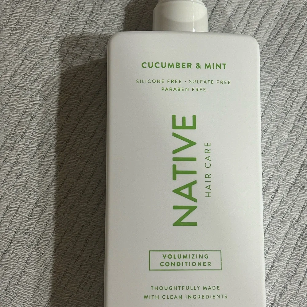 Native Clean & Simple Hair Conditioner - Picture 1 of 2